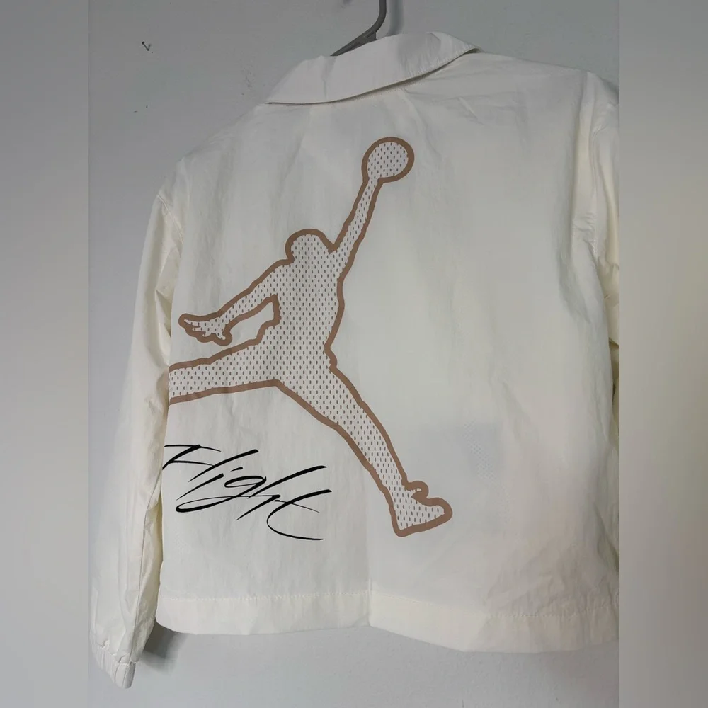 JORDAN NWT WHITE WINDBREAKER CROPPED GIRLS JACKET SZ MEDIUM